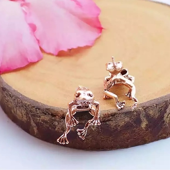 Earring Punk Style European And American Retro Fashion Animal Ear Buckle 026 - Picture 1 of 9